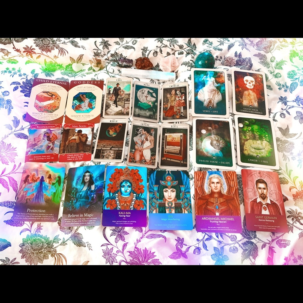 TAROT READING- in depth + fast reply🧚🏻‍♀️✨